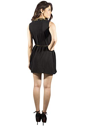 Vestido corto de estilo plisado color negro de mujer