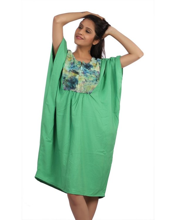 Bellamente diseñado vestido de kaftan verde de mujer